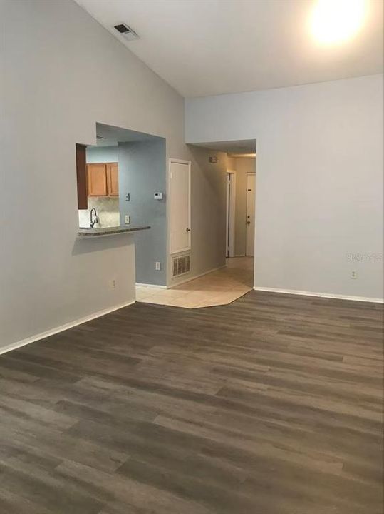 出租: $2,200 (3 贝兹, 2 浴室, 1212 平方英尺)