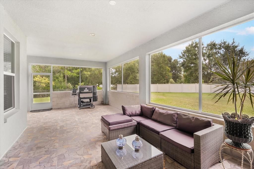 待售: $550,000 (3 贝兹, 2 浴室, 2239 平方英尺)