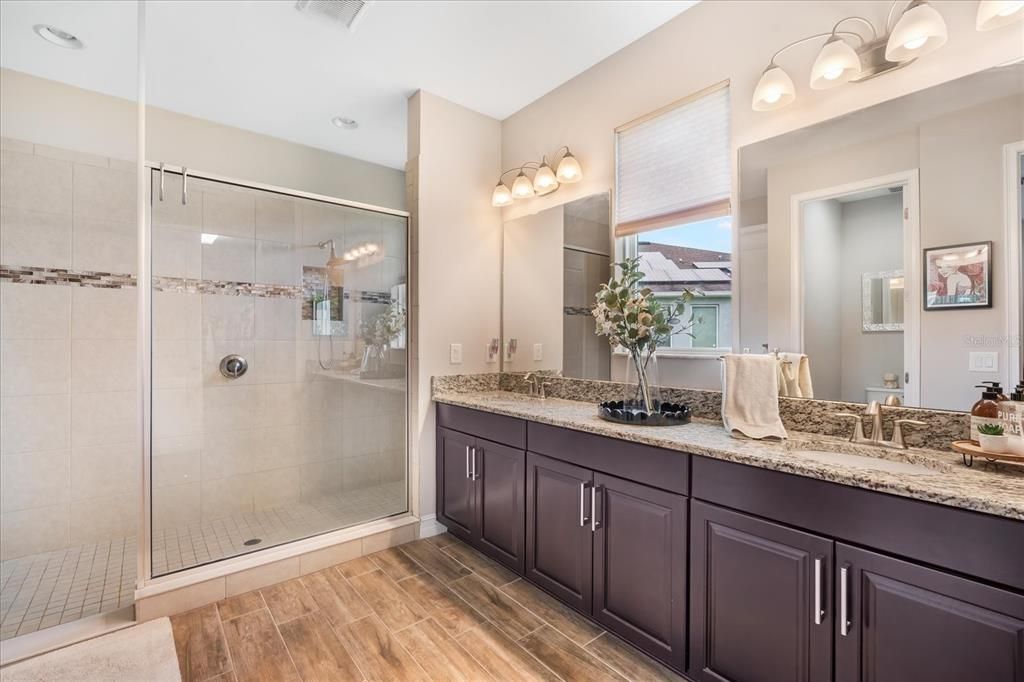 待售: $550,000 (3 贝兹, 2 浴室, 2239 平方英尺)