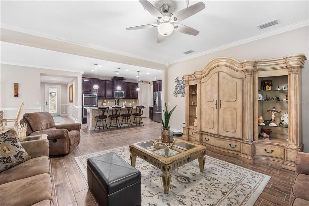 待售: $550,000 (3 贝兹, 2 浴室, 2239 平方英尺)