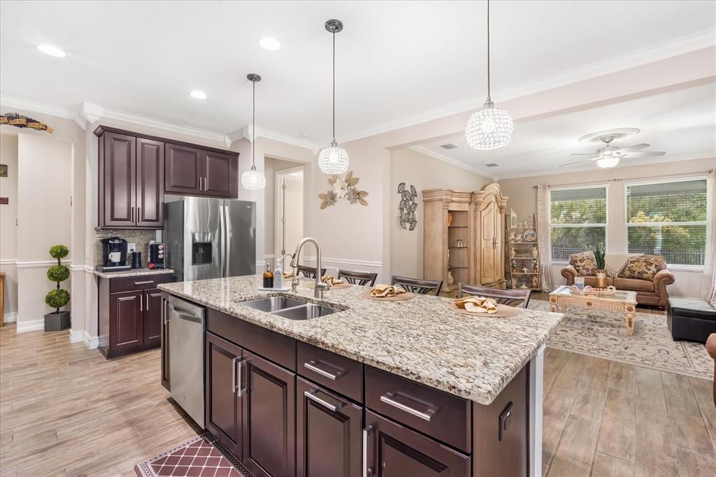 待售: $550,000 (3 贝兹, 2 浴室, 2239 平方英尺)