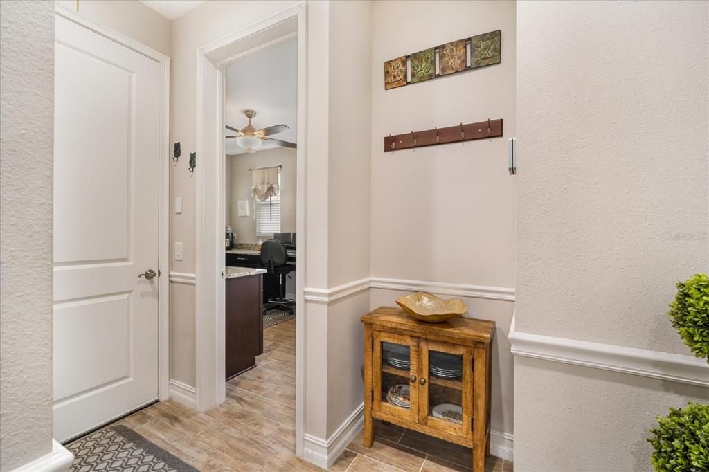 待售: $550,000 (3 贝兹, 2 浴室, 2239 平方英尺)