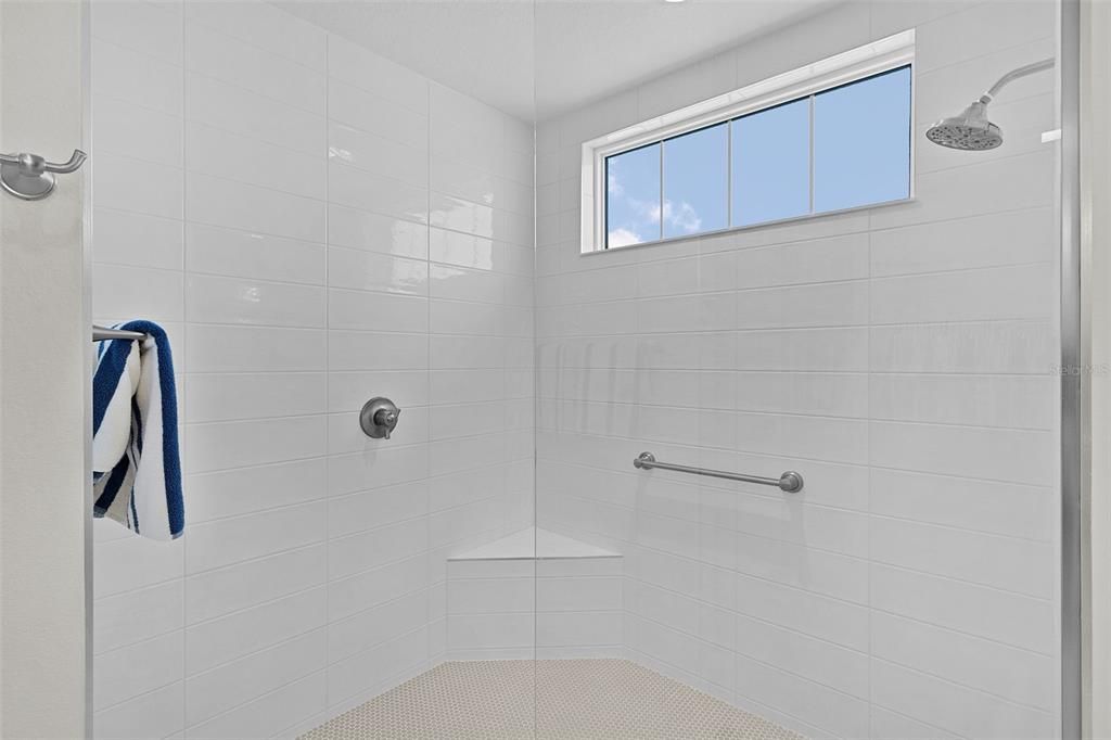 На продажу: $799,900 (3 спален, 2 ванн, 2053 Квадратных фут)