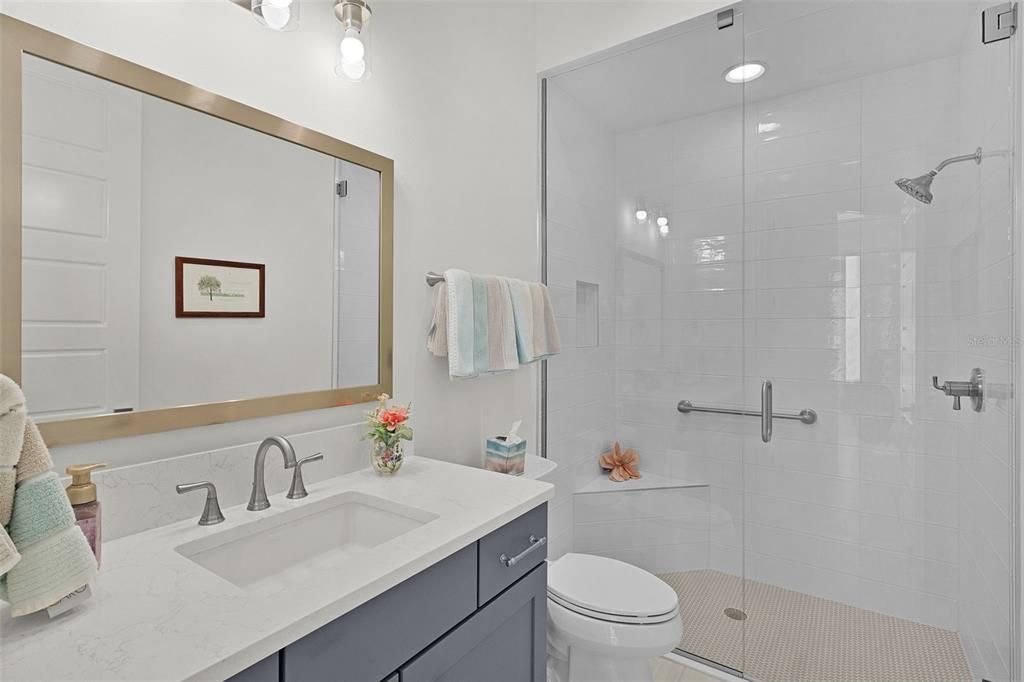 На продажу: $799,900 (3 спален, 2 ванн, 2053 Квадратных фут)