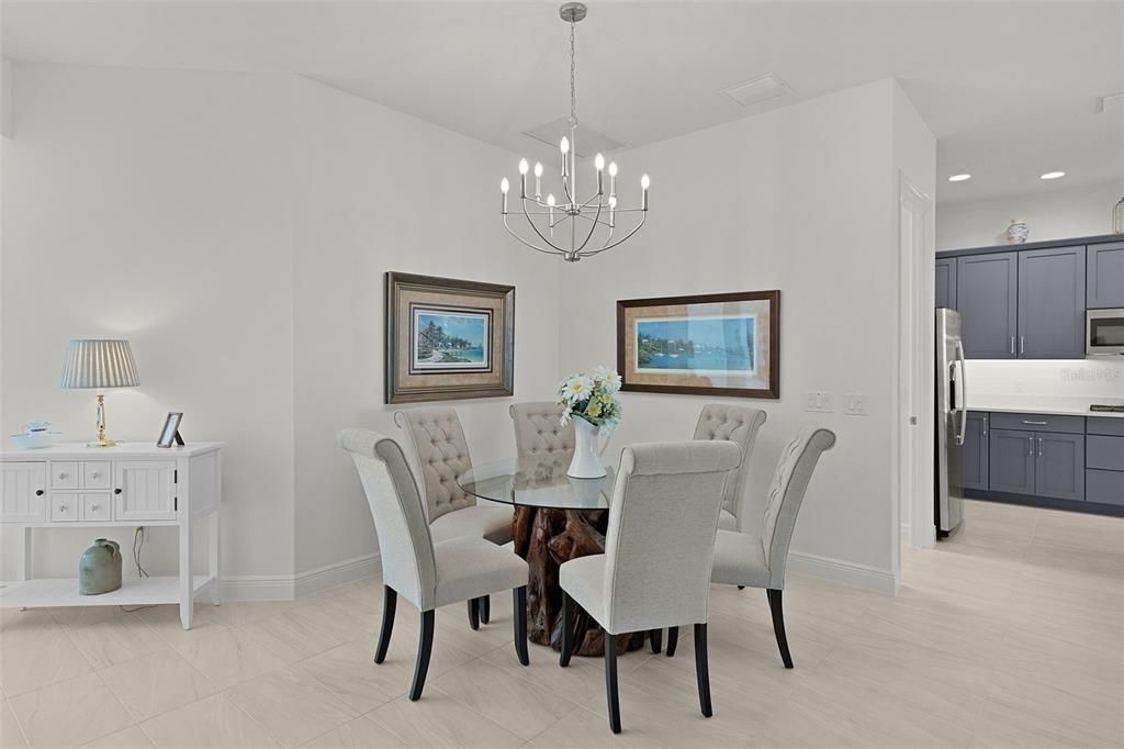 На продажу: $799,900 (3 спален, 2 ванн, 2053 Квадратных фут)