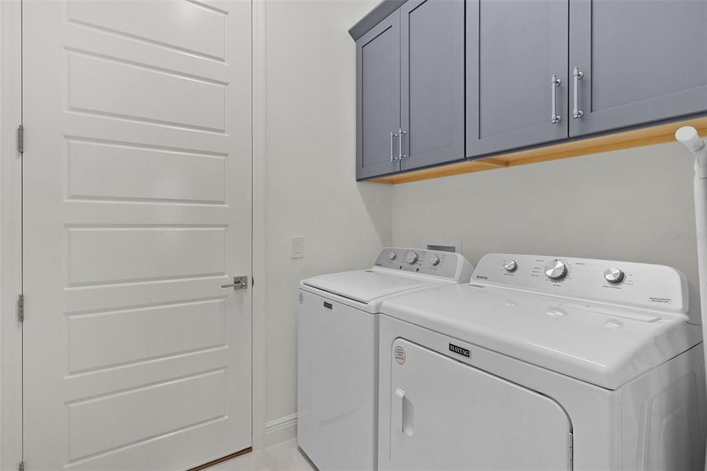 На продажу: $799,900 (3 спален, 2 ванн, 2053 Квадратных фут)