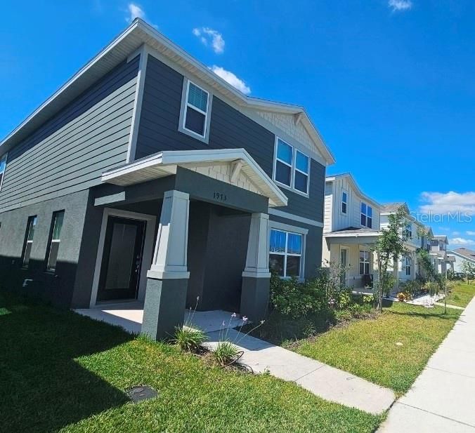 For Rent: $900 (1 beds, 1 baths, 17 Square Feet)