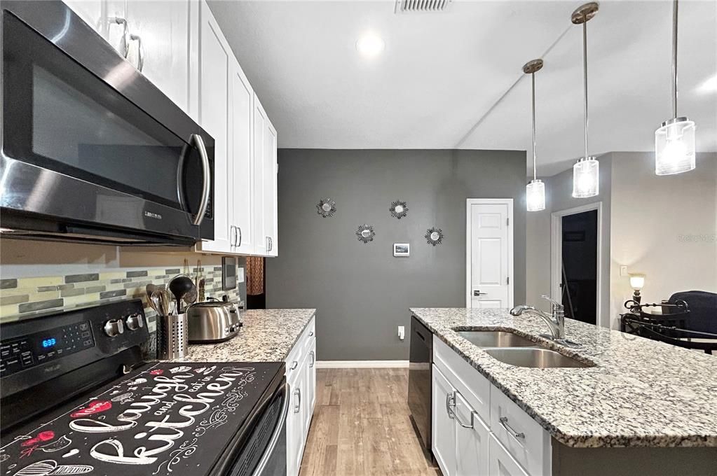 En Venta: $305,000 (3 camas, 2 baños, 1740 Pies cuadrados)