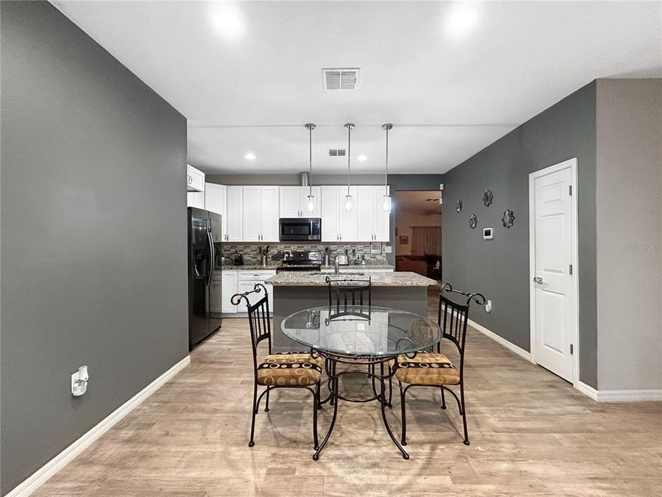 En Venta: $305,000 (3 camas, 2 baños, 1740 Pies cuadrados)