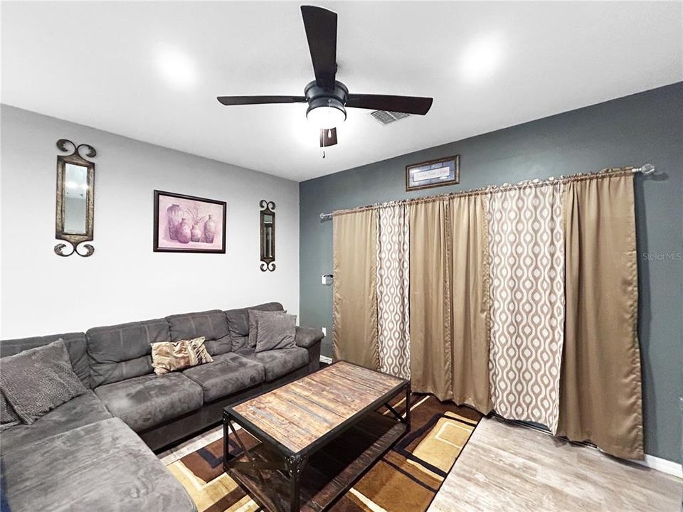 En Venta: $305,000 (3 camas, 2 baños, 1740 Pies cuadrados)