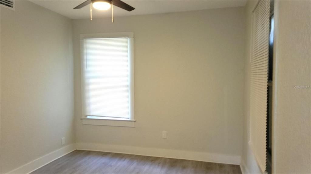 出租: $1,395 (2 贝兹, 1 浴室, 720 平方英尺)