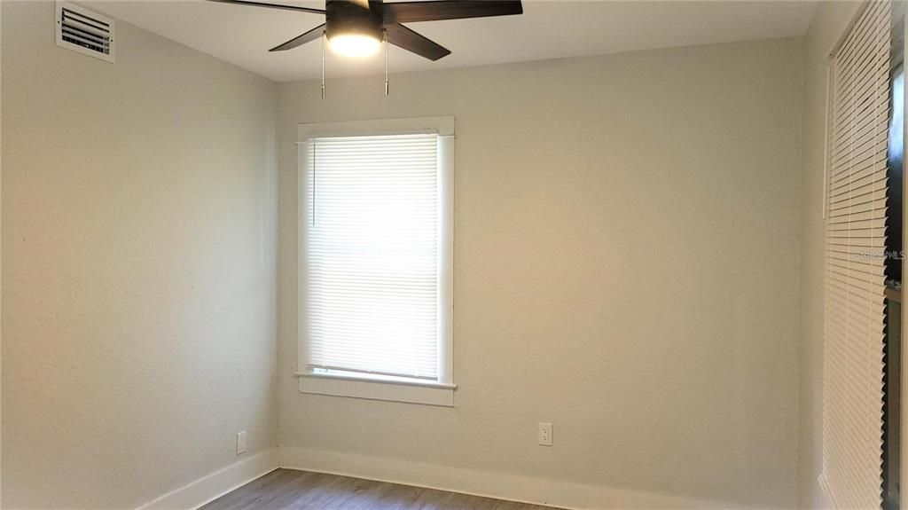 出租: $1,395 (2 贝兹, 1 浴室, 720 平方英尺)