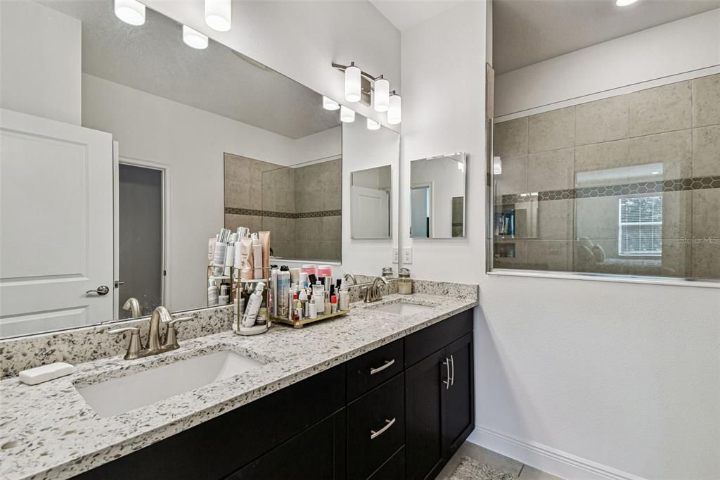 For Sale: $525,000 (4 beds, 3 baths, 1968 Square Feet)