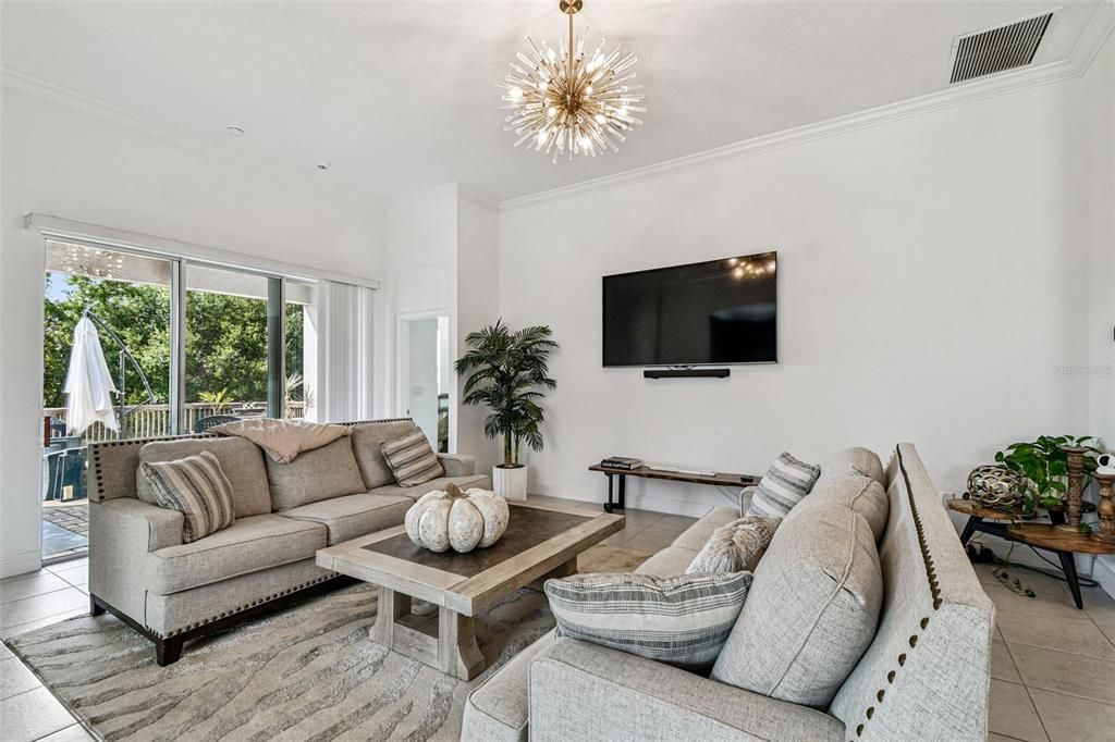 For Sale: $525,000 (4 beds, 3 baths, 1968 Square Feet)