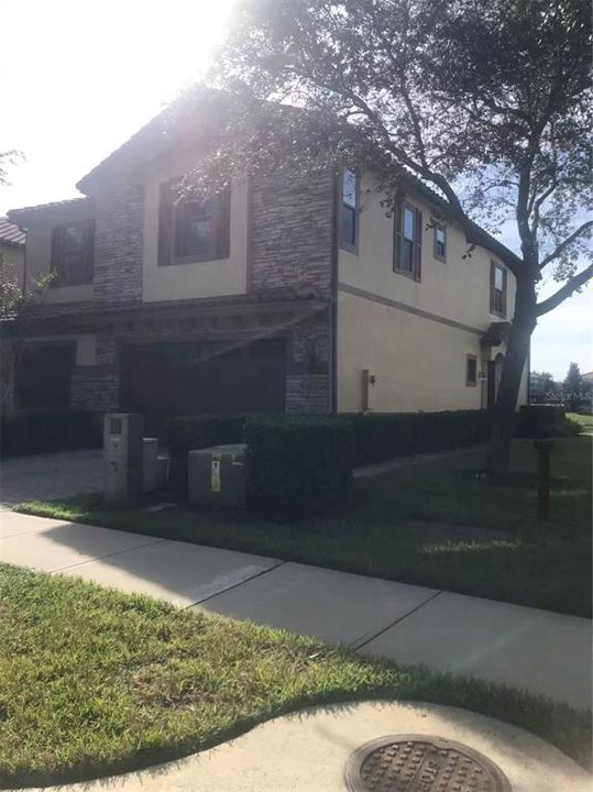 For Rent: $2,550 (3 beds, 2 baths, 1672 Square Feet)