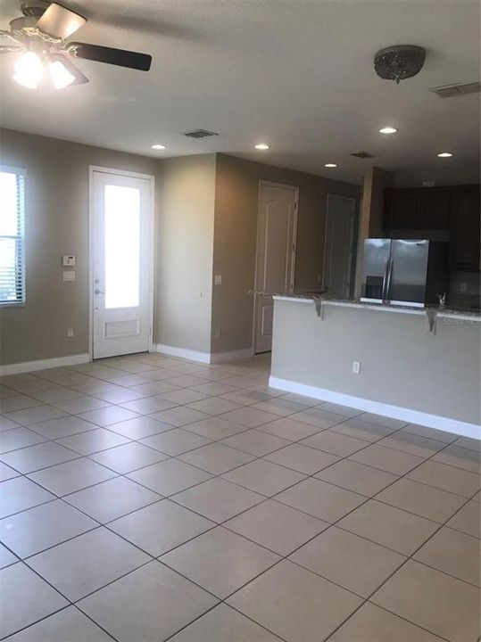 For Rent: $2,550 (3 beds, 2 baths, 1672 Square Feet)