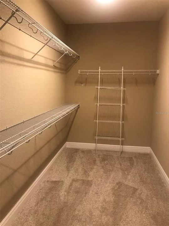 For Rent: $2,550 (3 beds, 2 baths, 1672 Square Feet)