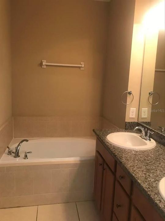 For Rent: $2,550 (3 beds, 2 baths, 1672 Square Feet)