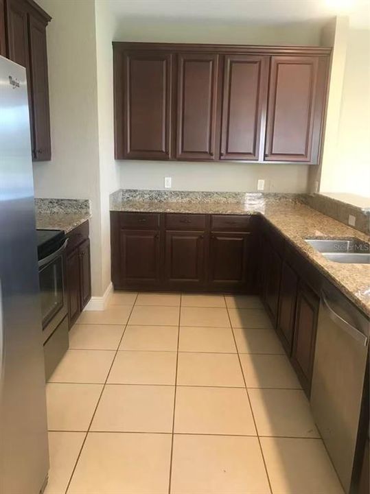 For Rent: $2,550 (3 beds, 2 baths, 1672 Square Feet)