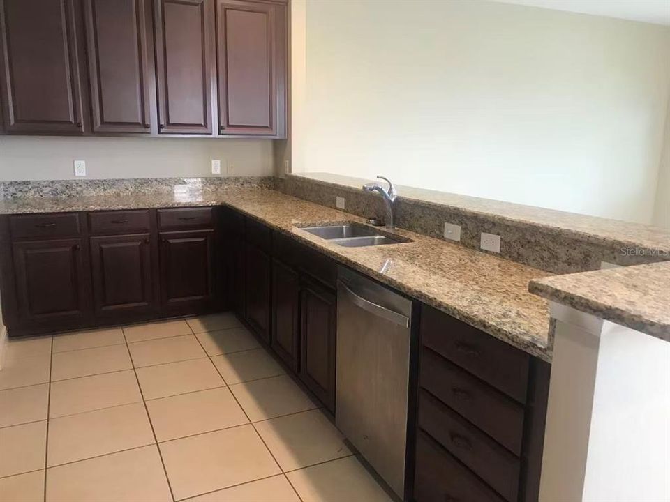 For Rent: $2,550 (3 beds, 2 baths, 1672 Square Feet)