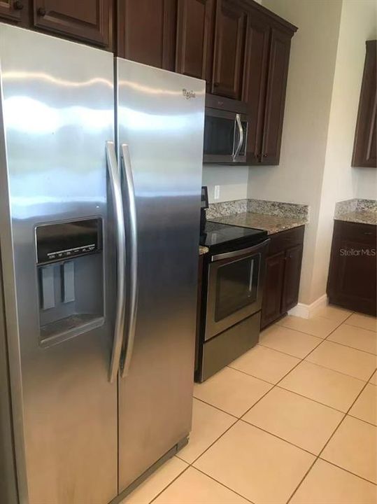 For Rent: $2,550 (3 beds, 2 baths, 1672 Square Feet)