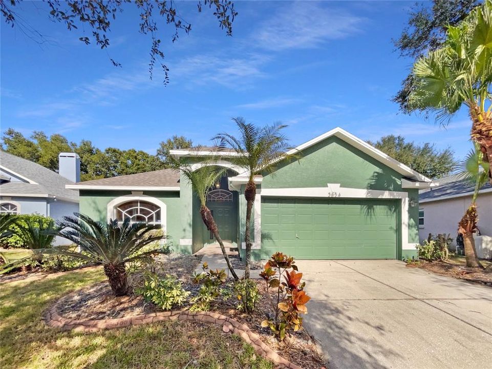 Active With Contract: $358,000 (3 beds, 2 baths, 1640 Square Feet)