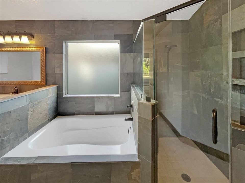 Active With Contract: $358,000 (3 beds, 2 baths, 1640 Square Feet)