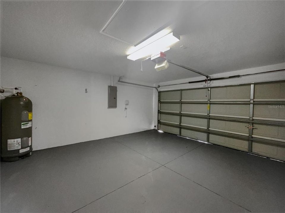 Active With Contract: $358,000 (3 beds, 2 baths, 1640 Square Feet)