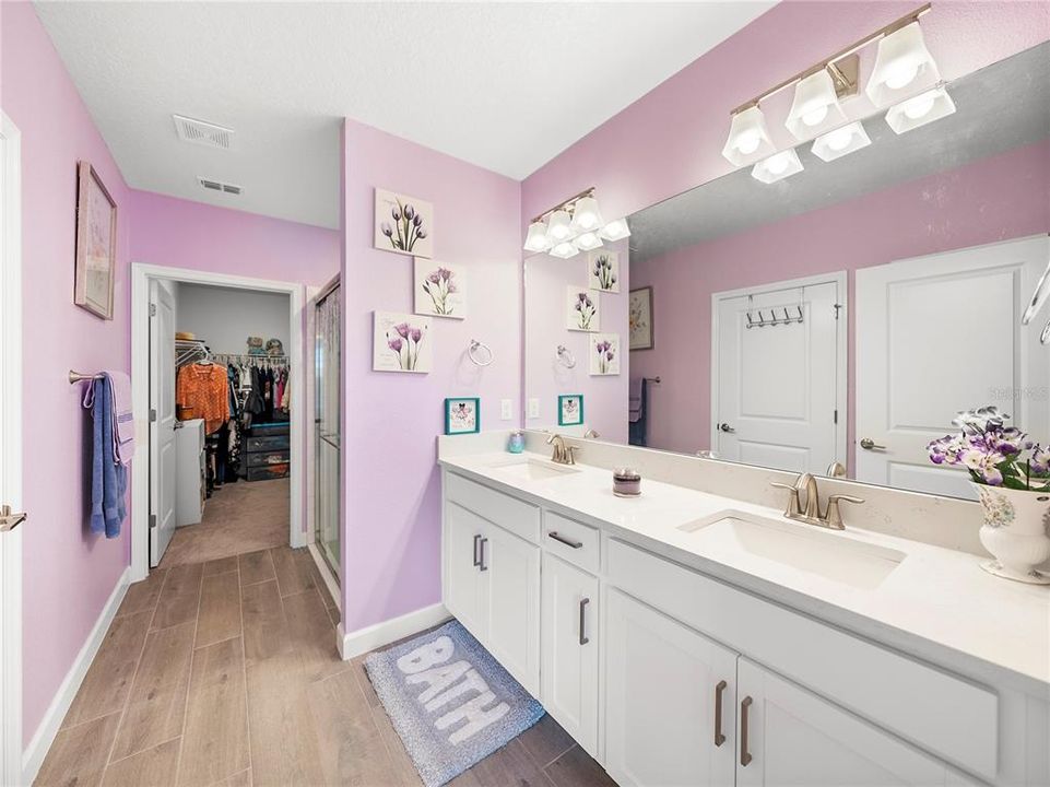 For Sale: $280,000 (2 beds, 2 baths, 1737 Square Feet)