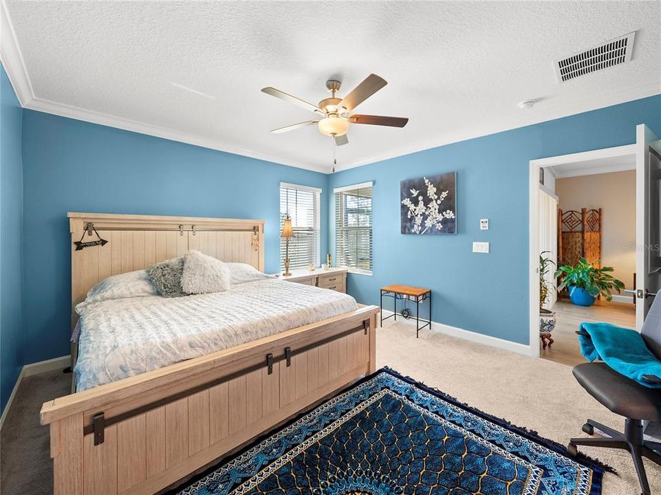 For Sale: $280,000 (2 beds, 2 baths, 1737 Square Feet)