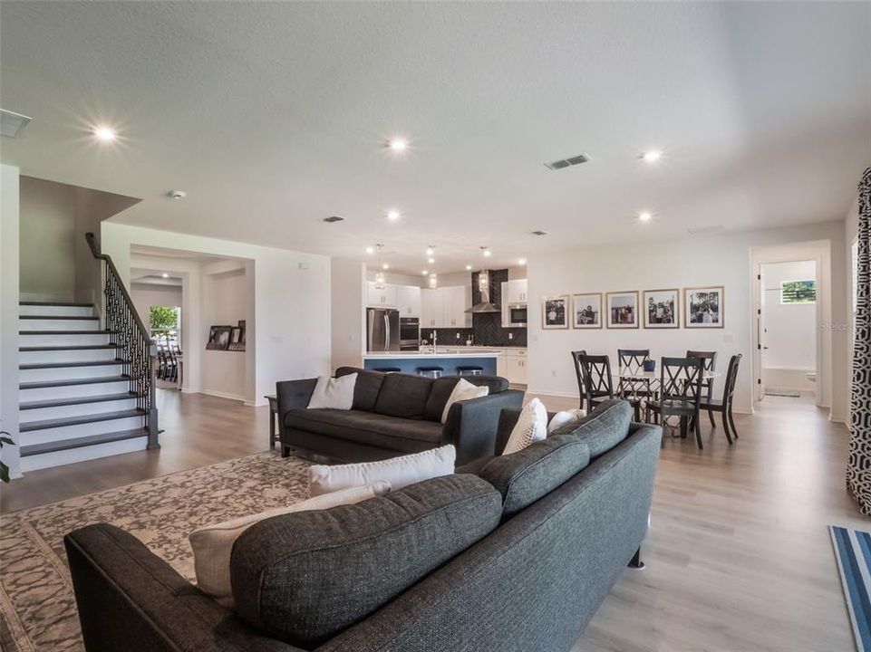 待售: $799,000 (6 贝兹, 4 浴室, 3913 平方英尺)