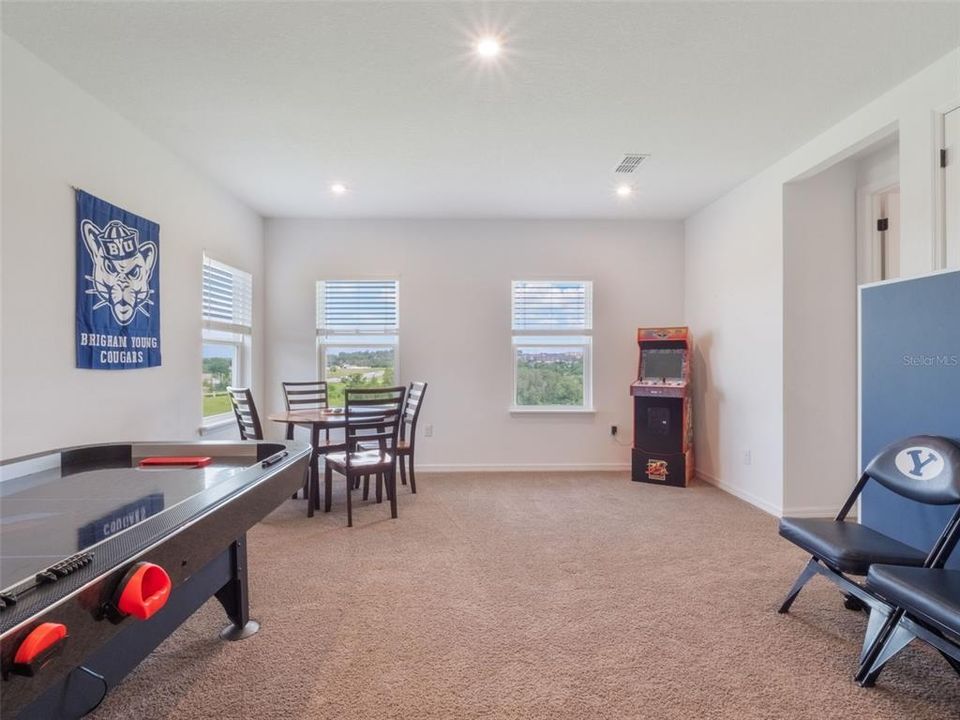 待售: $799,000 (6 贝兹, 4 浴室, 3913 平方英尺)