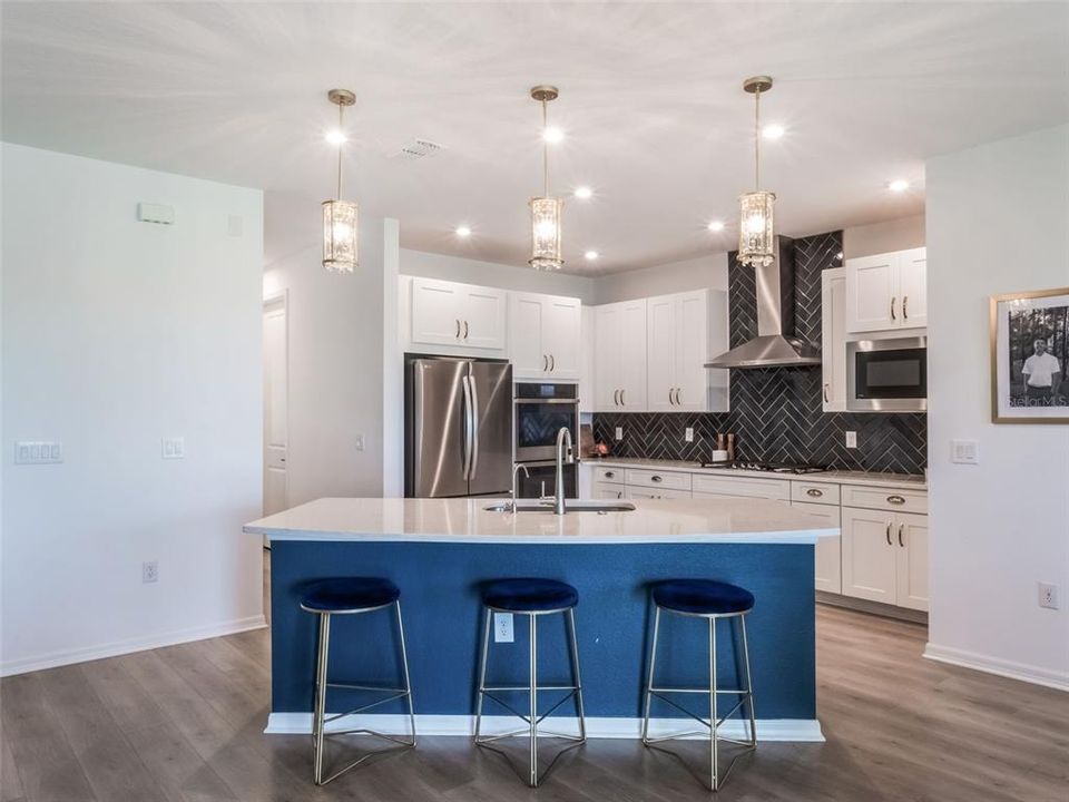 待售: $799,000 (6 贝兹, 4 浴室, 3913 平方英尺)