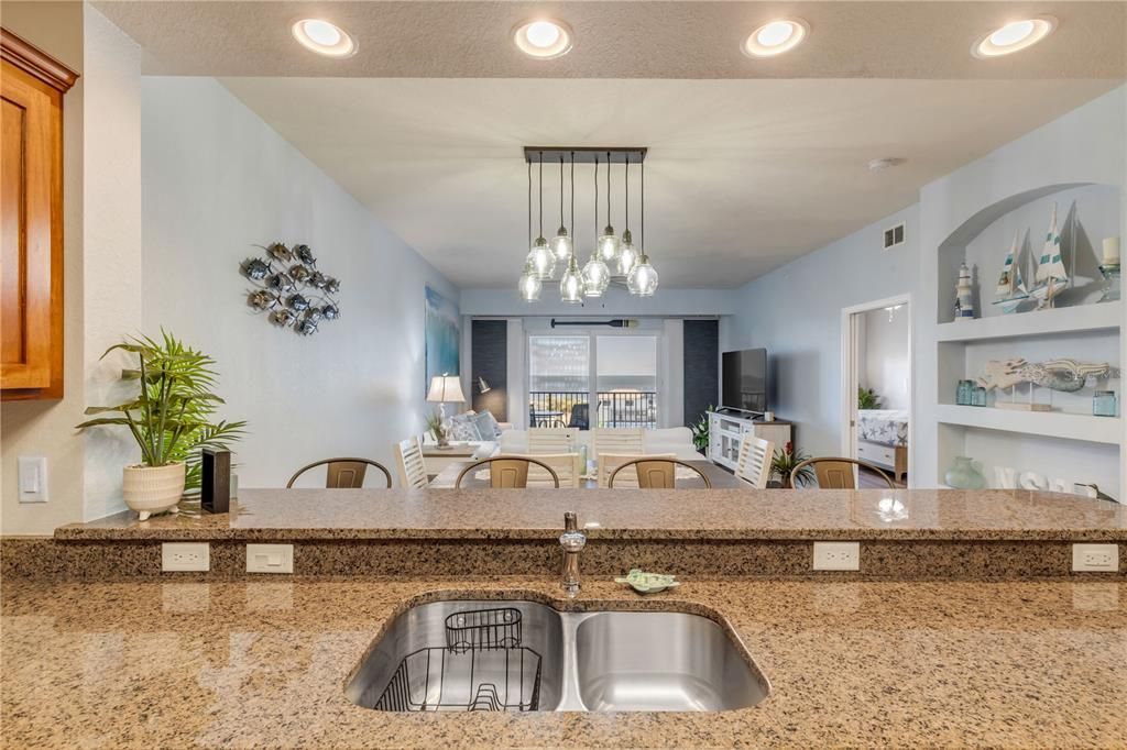 En Venta: $565,000 (3 camas, 2 baños, 1600 Pies cuadrados)