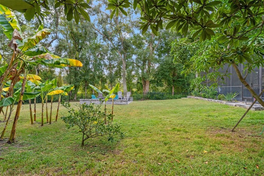 合同活跃: $898,000 (4 贝兹, 3 浴室, 2556 平方英尺)