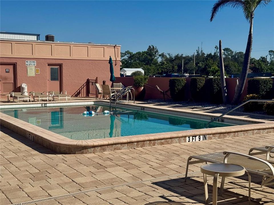 待售: $189,900 (1 贝兹, 1 浴室, 732 平方英尺)