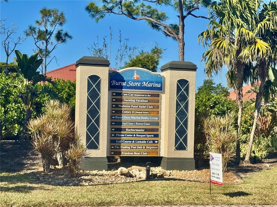 待售: $189,900 (1 贝兹, 1 浴室, 732 平方英尺)