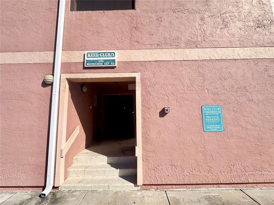 待售: $189,900 (1 贝兹, 1 浴室, 732 平方英尺)