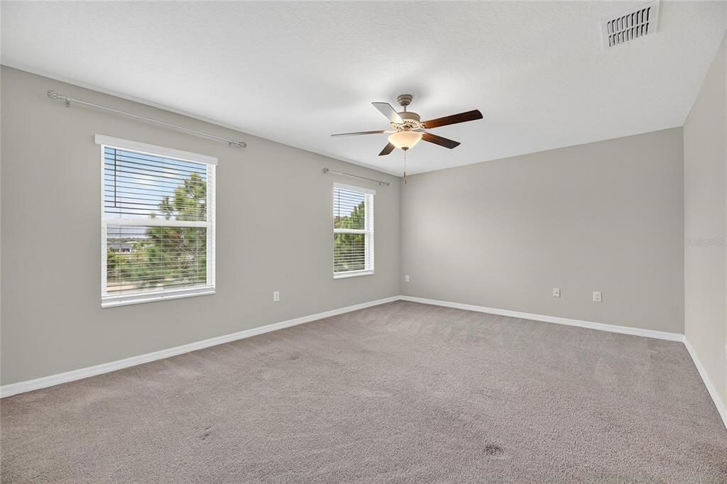 出租: $1,900 (2 贝兹, 2 浴室, 1541 平方英尺)