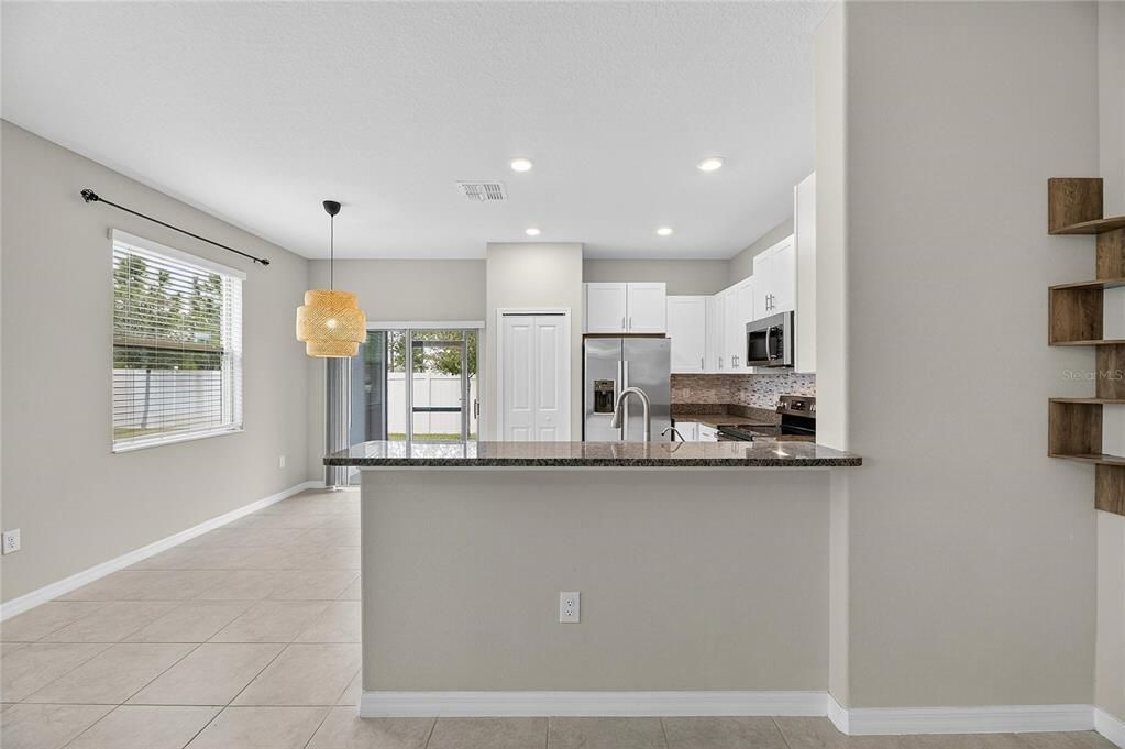 出租: $1,900 (2 贝兹, 2 浴室, 1541 平方英尺)