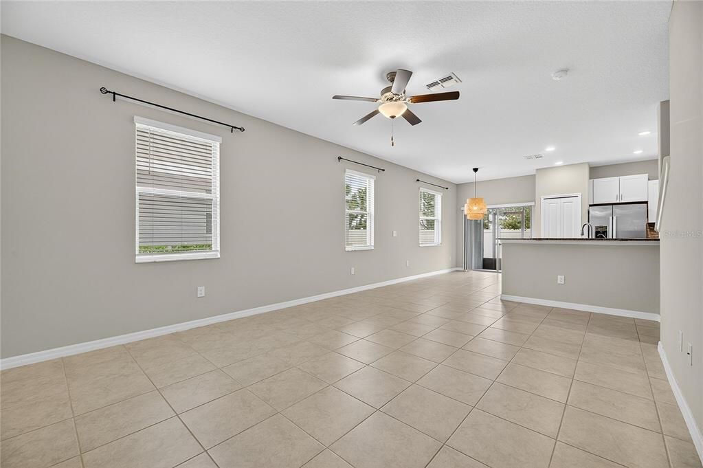 出租: $1,900 (2 贝兹, 2 浴室, 1541 平方英尺)