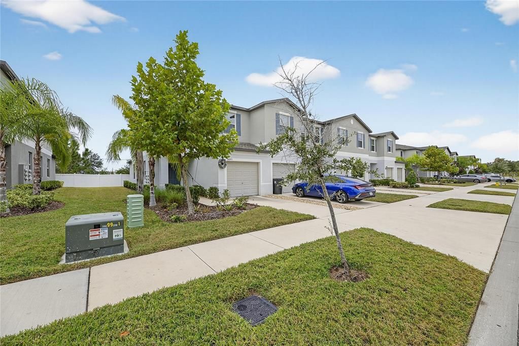 出租: $1,900 (2 贝兹, 2 浴室, 1541 平方英尺)