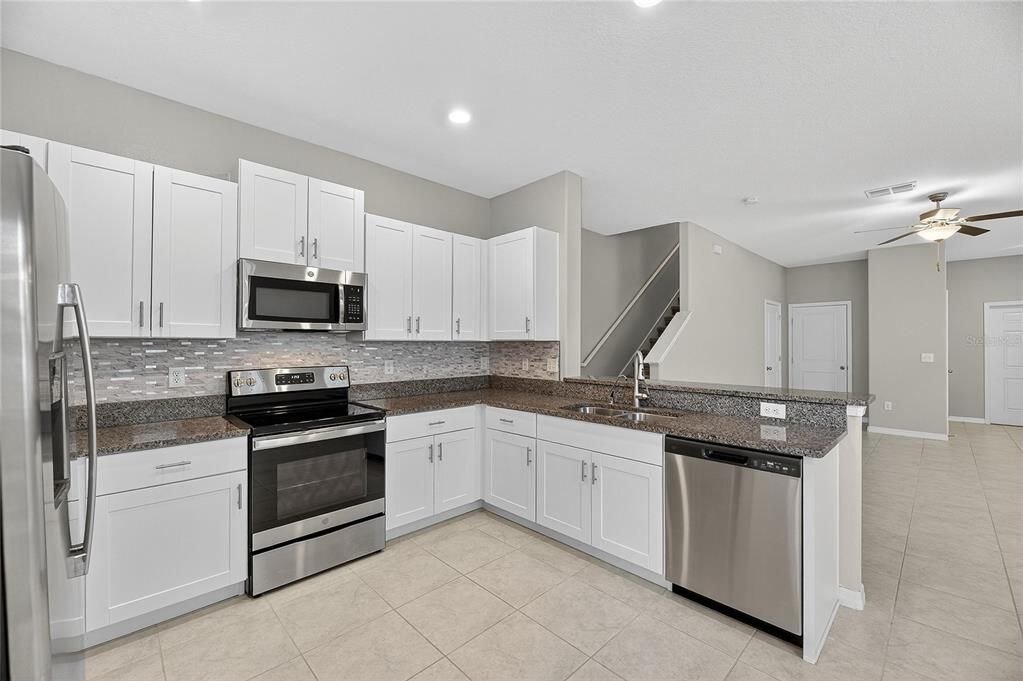 出租: $1,900 (2 贝兹, 2 浴室, 1541 平方英尺)