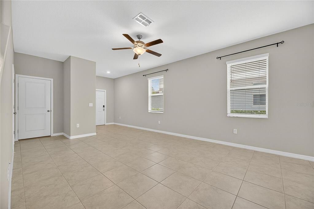 出租: $1,900 (2 贝兹, 2 浴室, 1541 平方英尺)