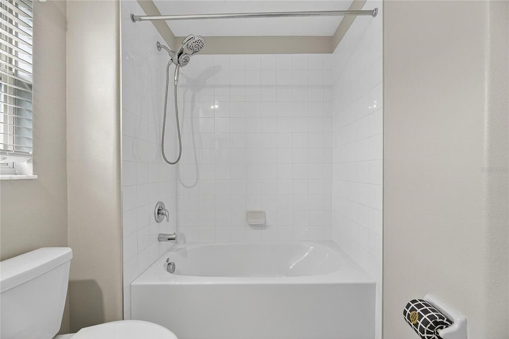 出租: $1,900 (2 贝兹, 2 浴室, 1541 平方英尺)