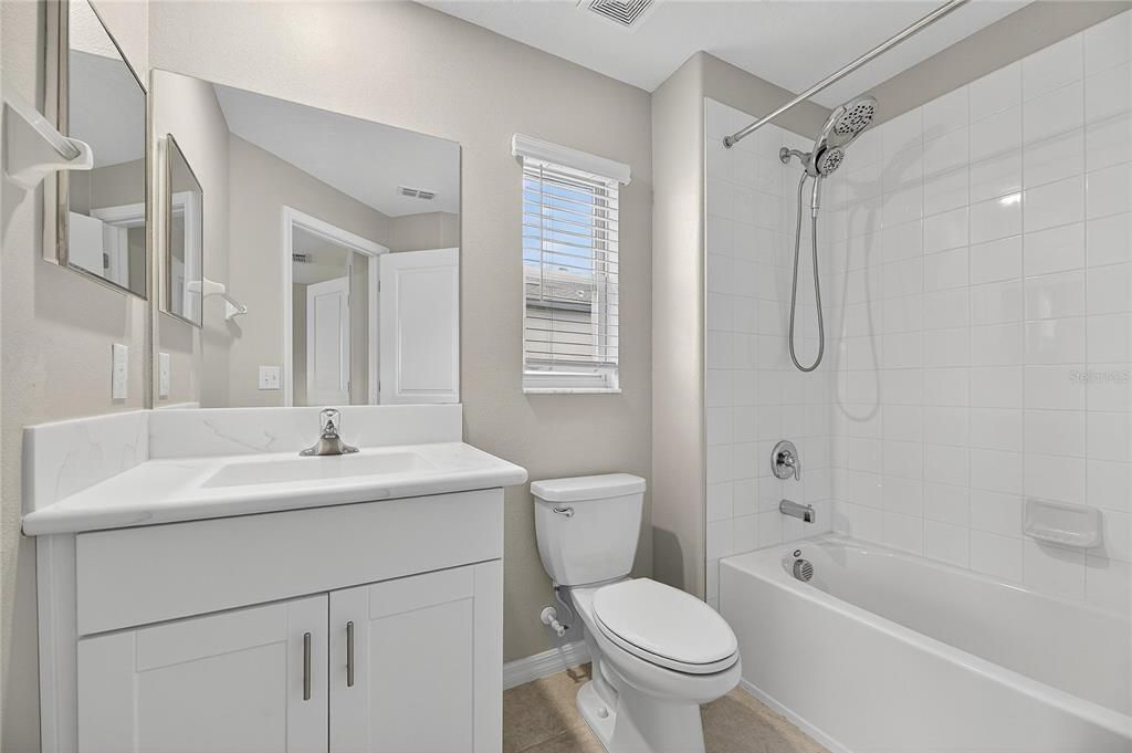 出租: $1,900 (2 贝兹, 2 浴室, 1541 平方英尺)