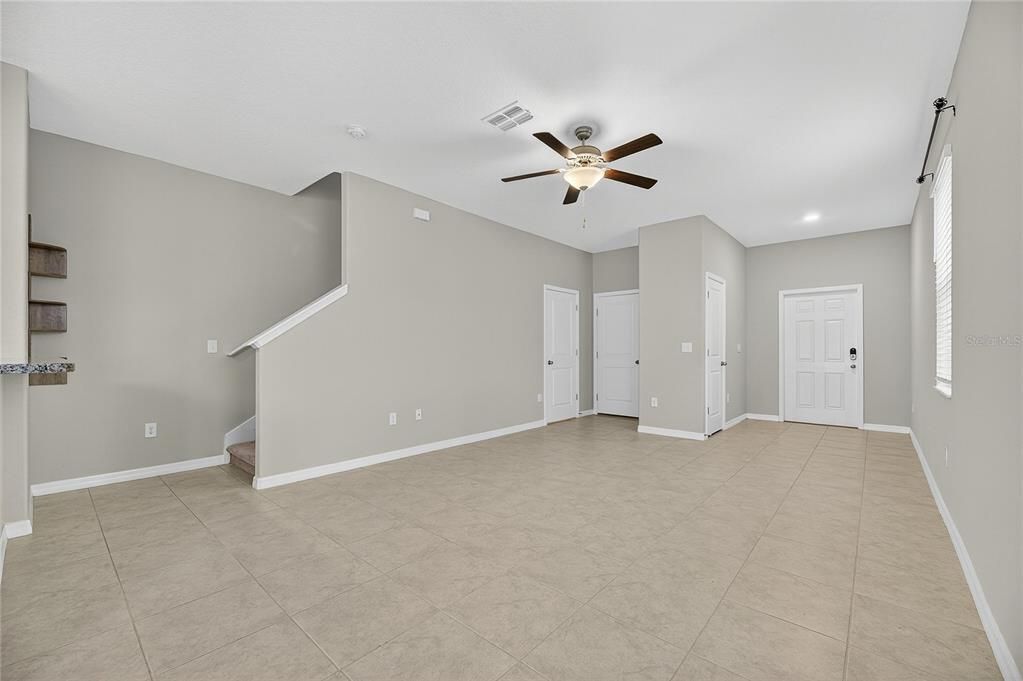 出租: $1,900 (2 贝兹, 2 浴室, 1541 平方英尺)