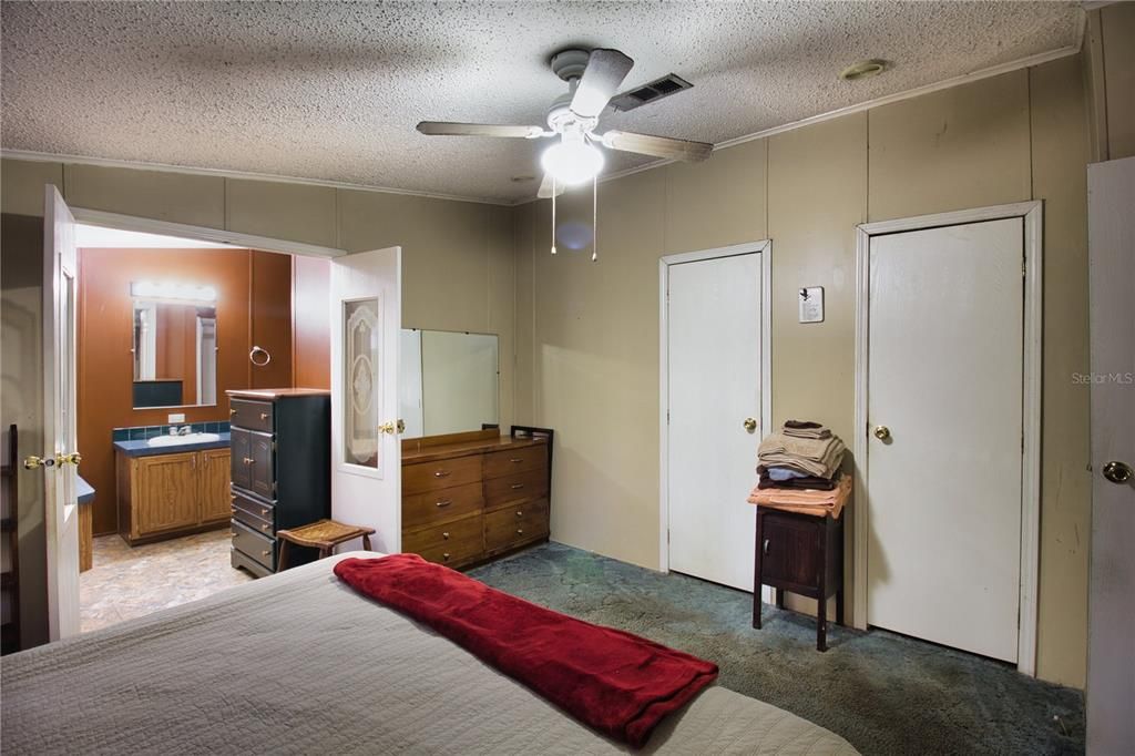 На продажу: $450,000 (4 спален, 2 ванн, 1620 Квадратных фут)