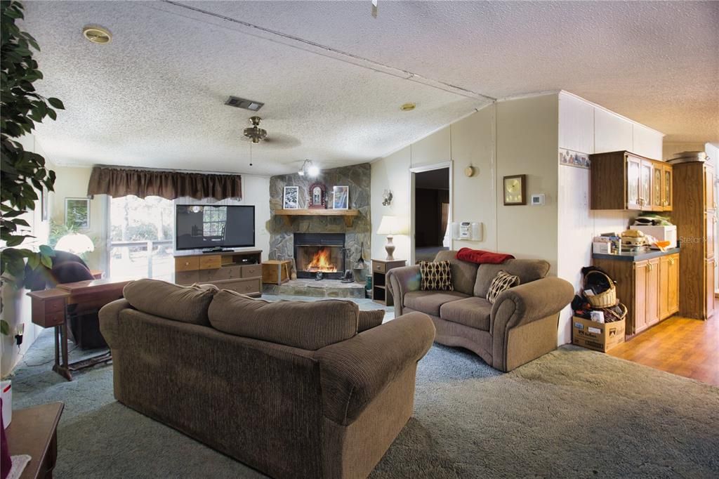 На продажу: $450,000 (4 спален, 2 ванн, 1620 Квадратных фут)