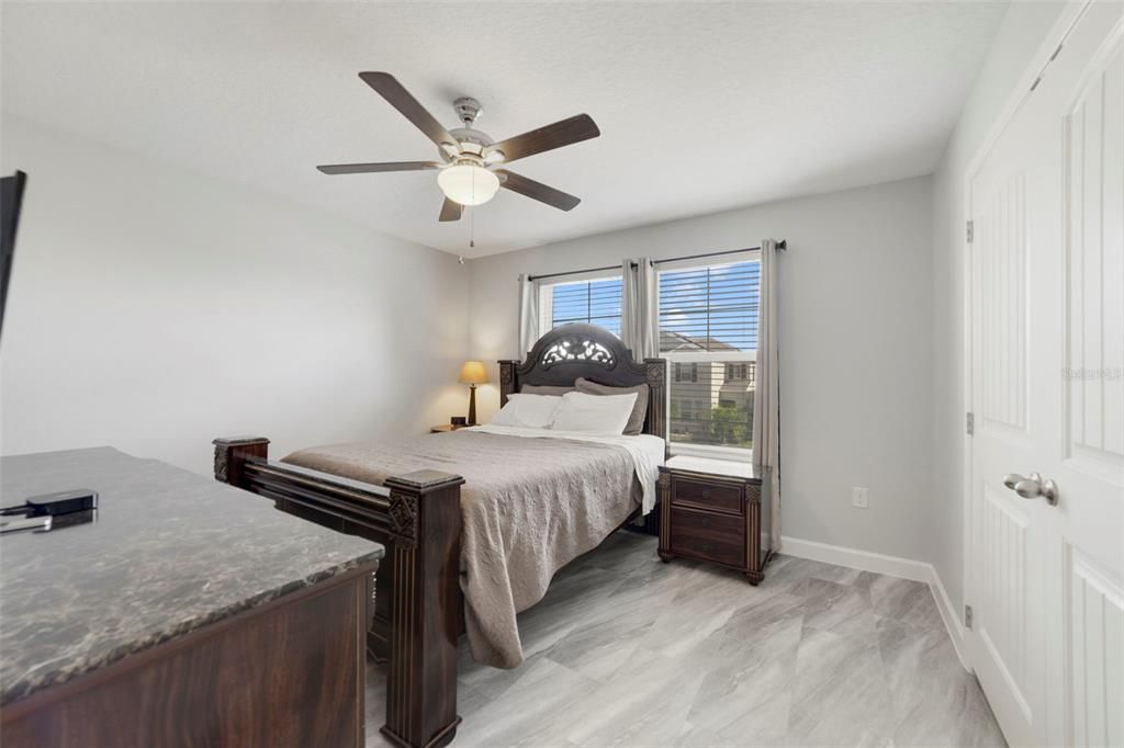 На продажу: $670,000 (5 спален, 3 ванн, 2679 Квадратных фут)